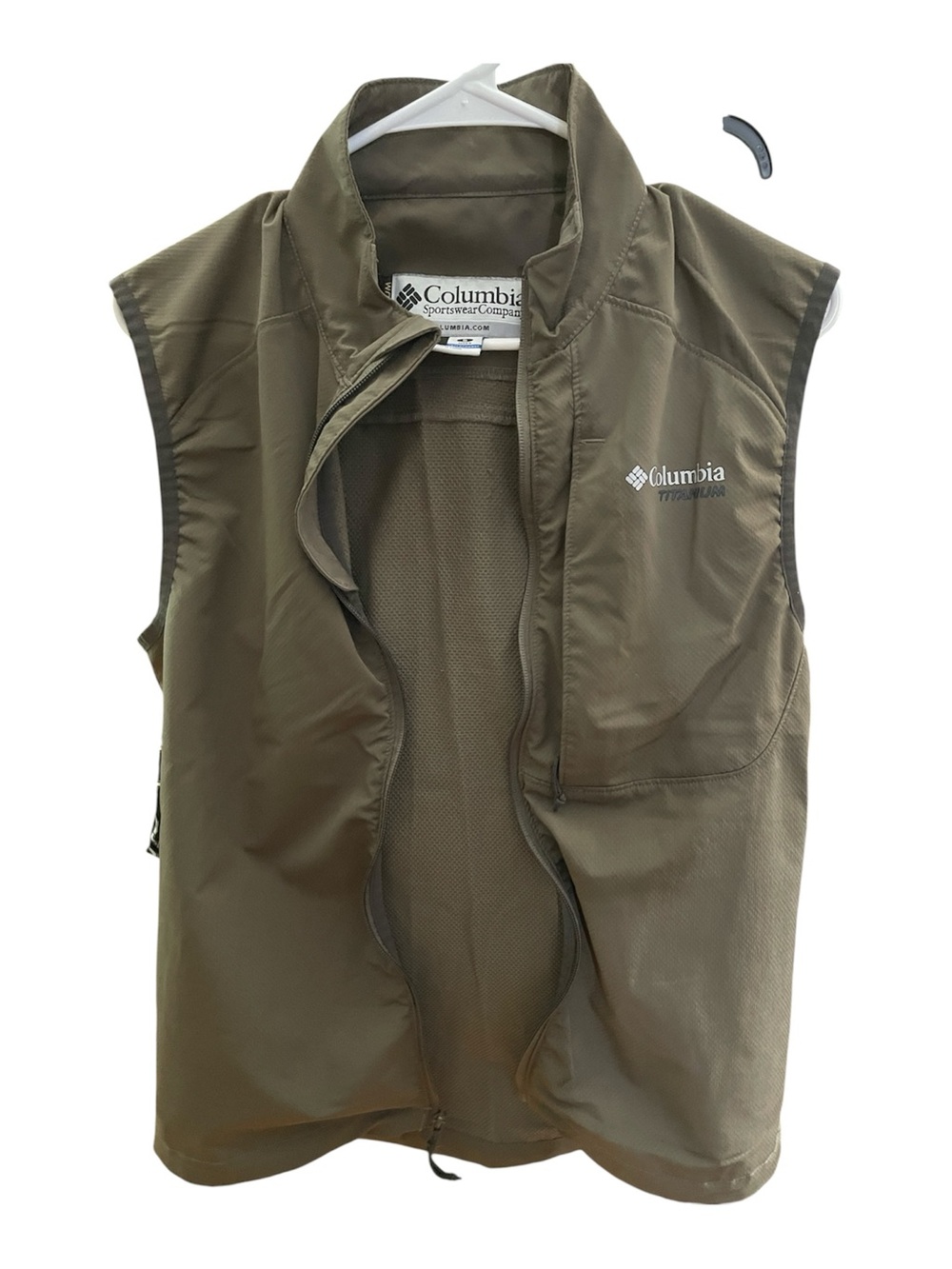 Pre-loved Columbia Men's Olive Utility Vest - Dark Green Outdoors